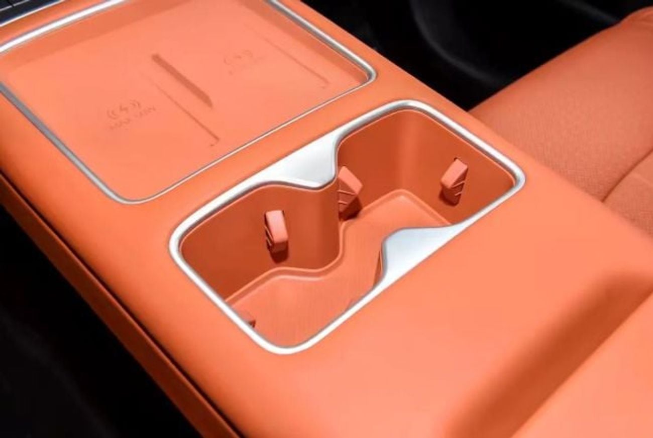 BYD Leopard 7 Ultra Titanium ECTB - 7. BYD Leopard 7 Ultra Titanium – 1.5L Hybrid Auto Awd – Black with Orange