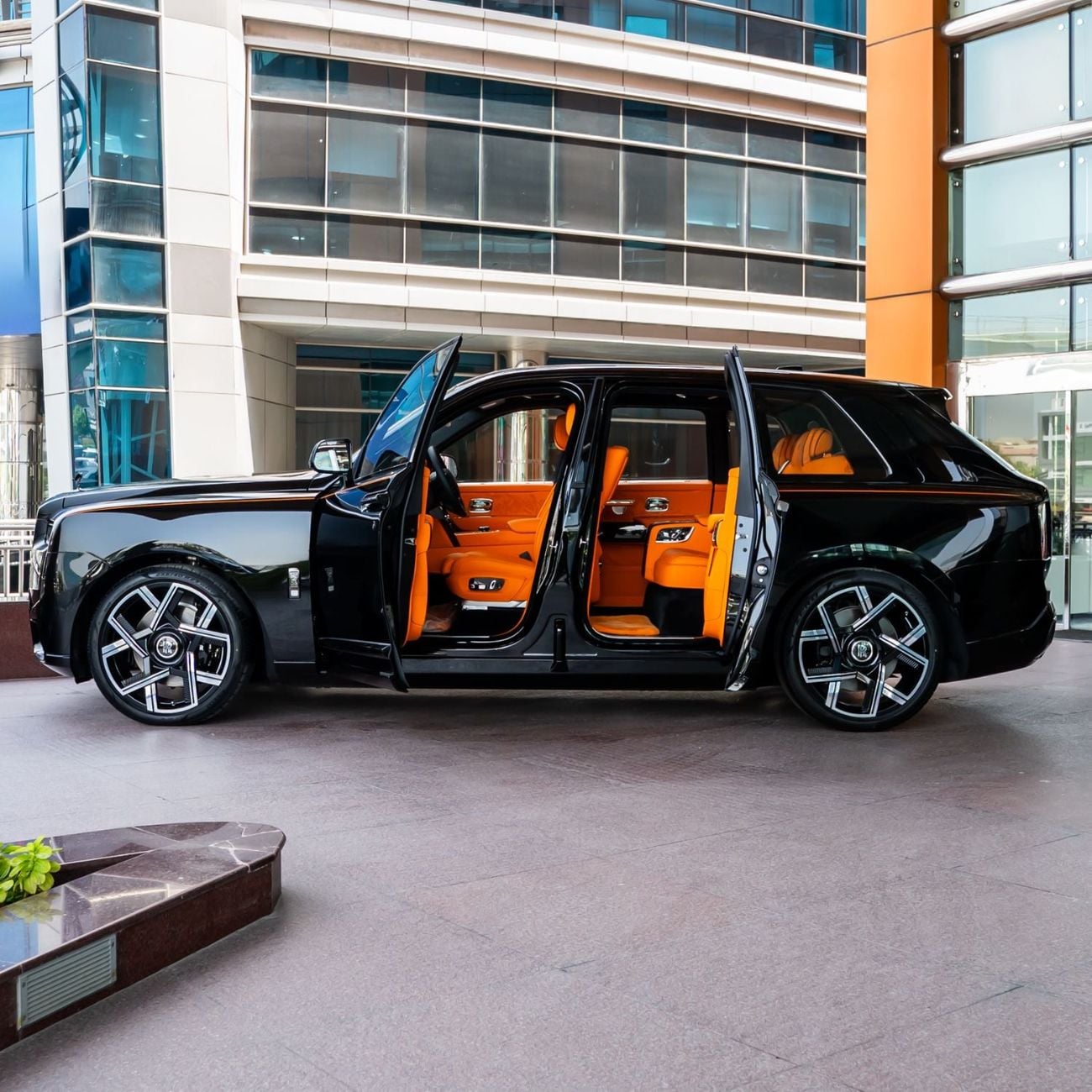 Rolls Royce Cullinan BLACK BADGE