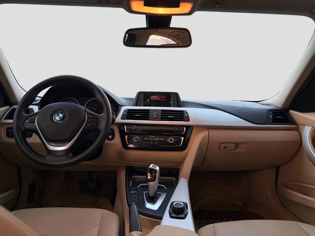 BMW 320i STANDARD BMW 320i | 2.0L TURBO | 184 HP | GCC SPECS | 2017