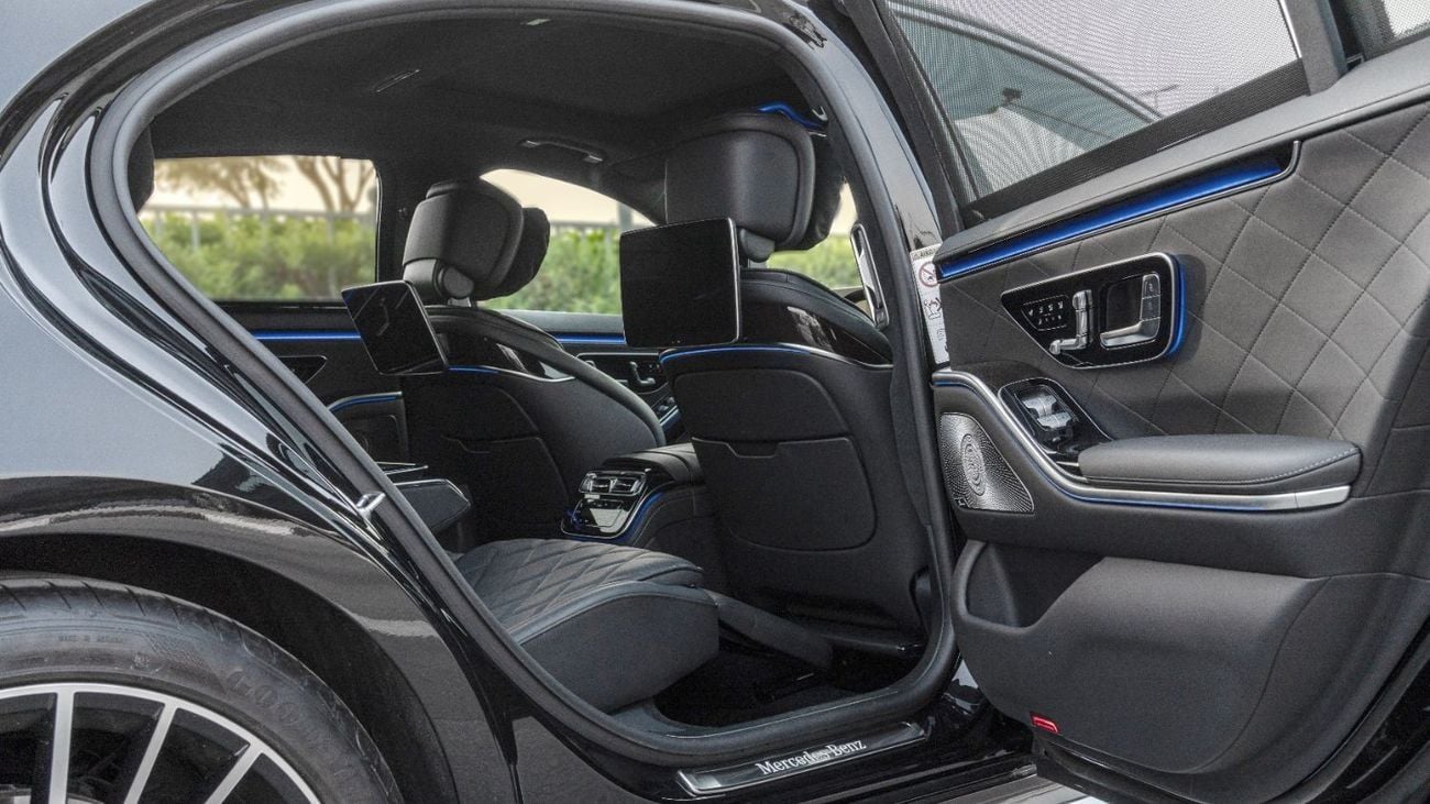 Mercedes Benz S 580 4MATIC 2025 Mercedes Benz S 580 4Matic 4.0L AT Petrol (Black-Black)