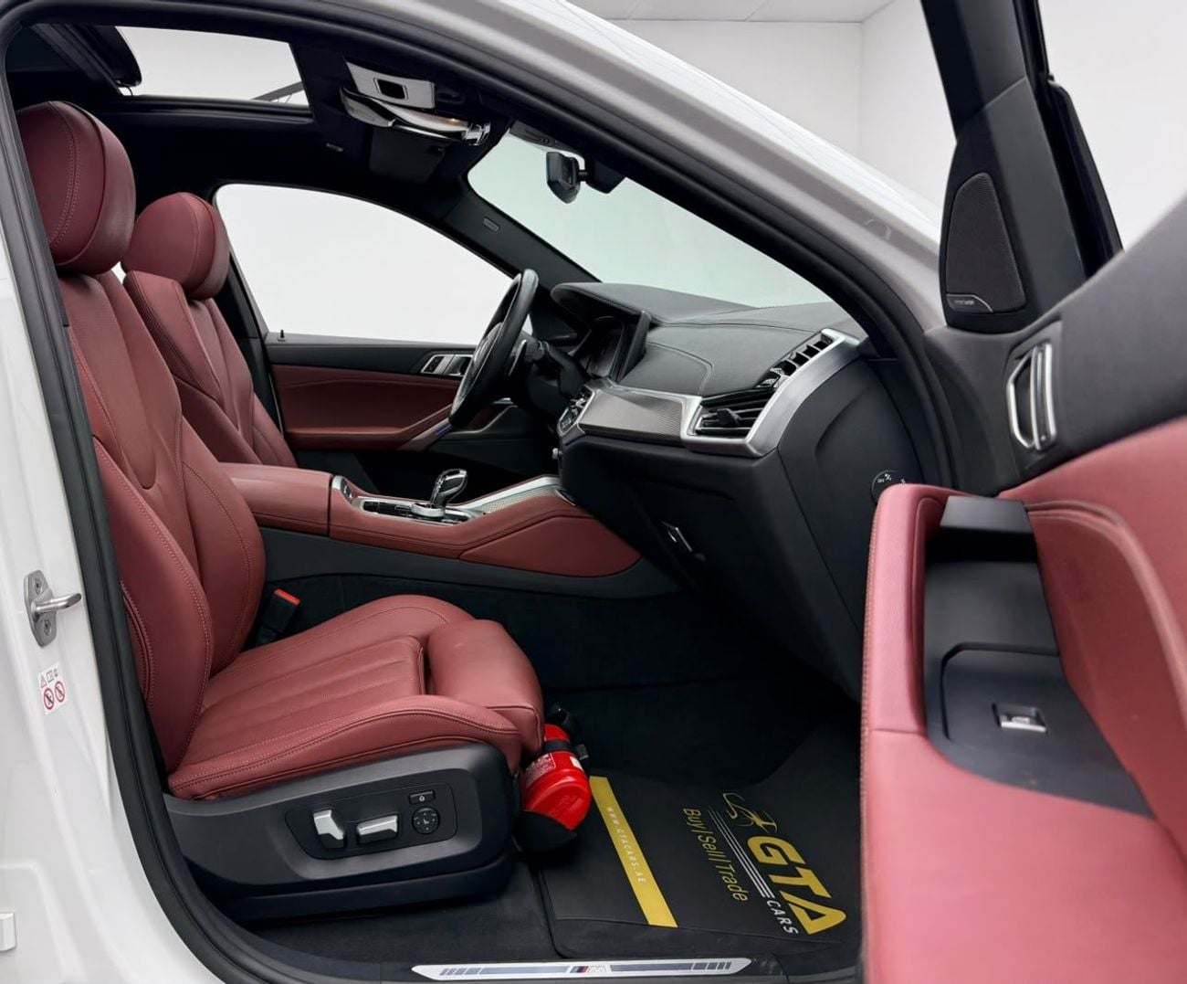 بي أم دبليو X6 40i M SPORT بي إم دبليو X6 xDrive40i M-Sport موديل 2023، ضمان بي إم دبليو + باقة خدمة 2027، سجل صيانة كامل من بي