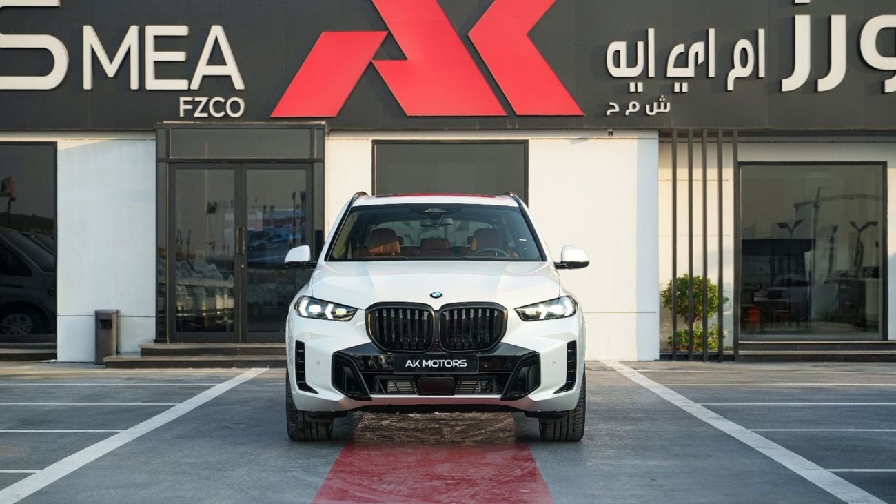 بي أم دبليو X5 XDRIVE40i M SPORT PRO أبيض معدني - بني فاتح، إصدار 2026 للتصدير فقط