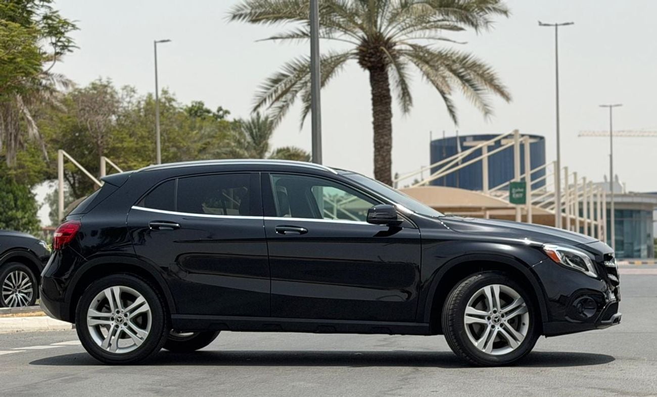 مرسيدس بنز GLA 250 ستاندارد 2020 Mercedes-Benz GLA 250 4MATIC | TOP OPTIONS LIKE NEW WITH ONE YEAR WARRANTY