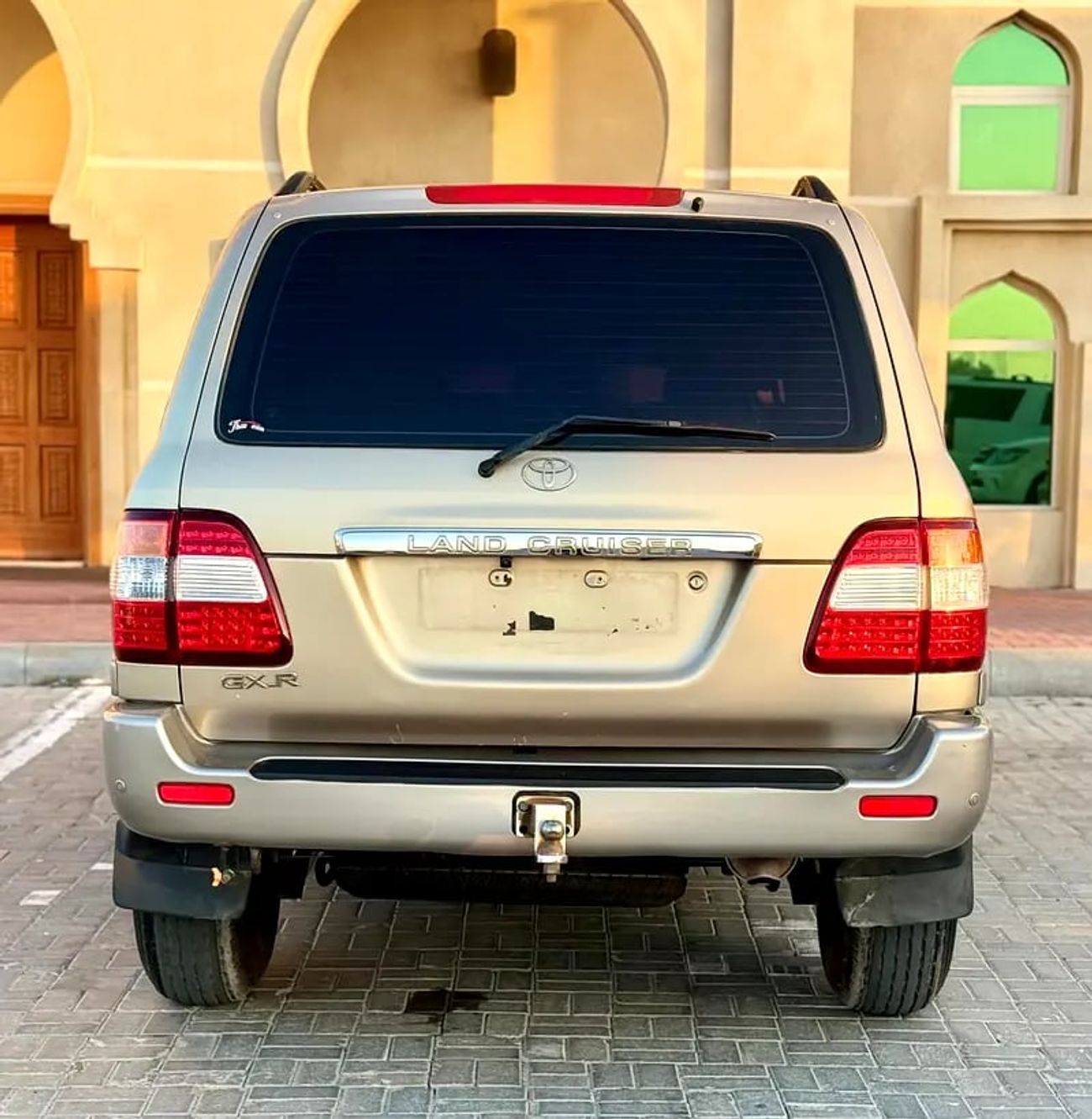 Toyota Land Cruiser لاند كروزر موديل GXR بحالة ممتازة GXR GCC Specs