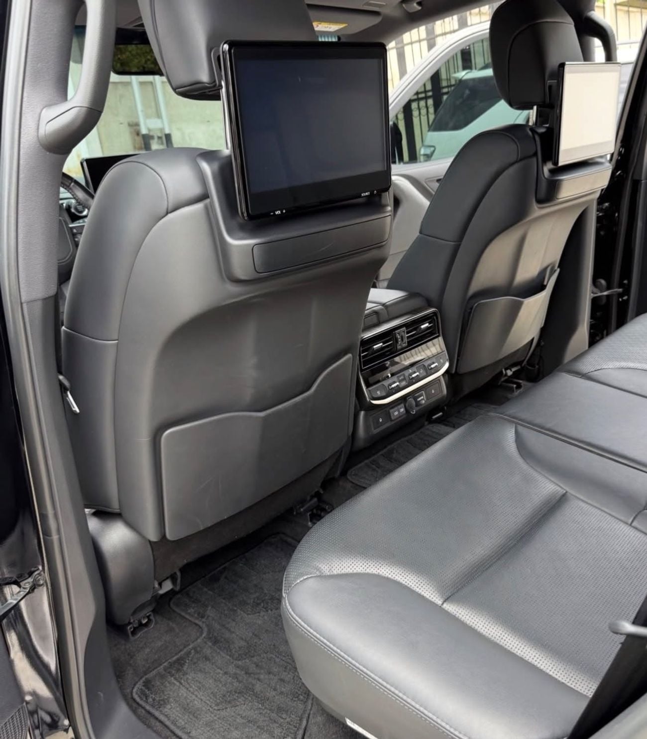 Toyota Land Cruiser VXR 4.0 L Full option