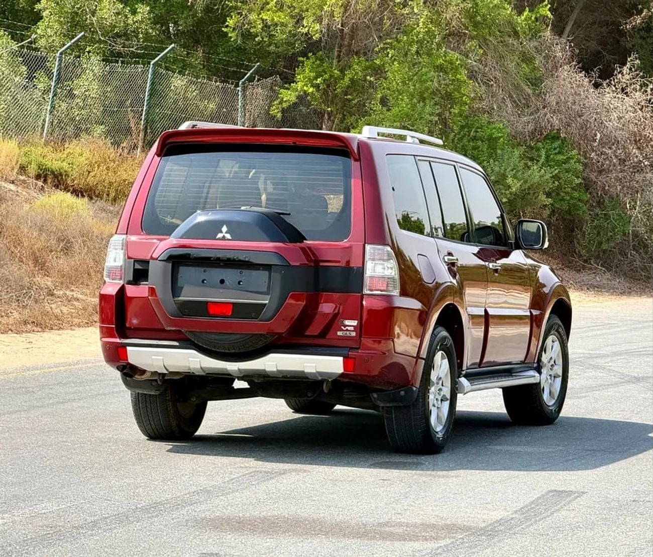 Mitsubishi Pajero GLS GCC Specs
