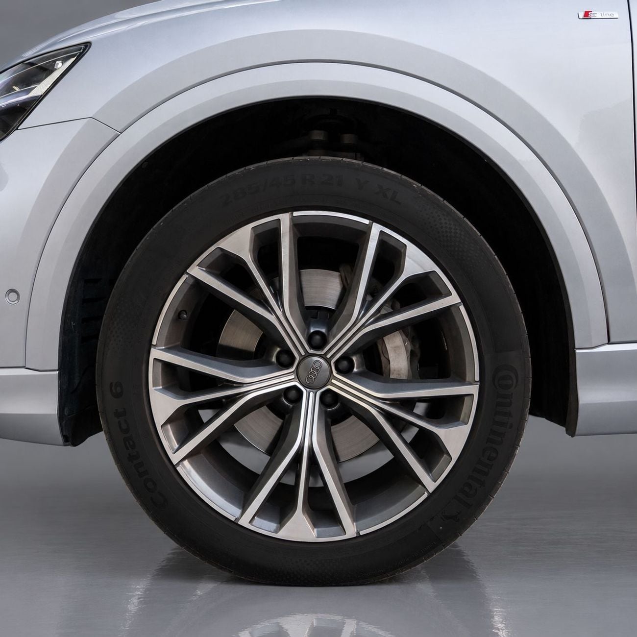 Audi Q8 AED 2,682 P.M • 0% Downpayment • Audi Q8 S-Line • 1 Year Warranty