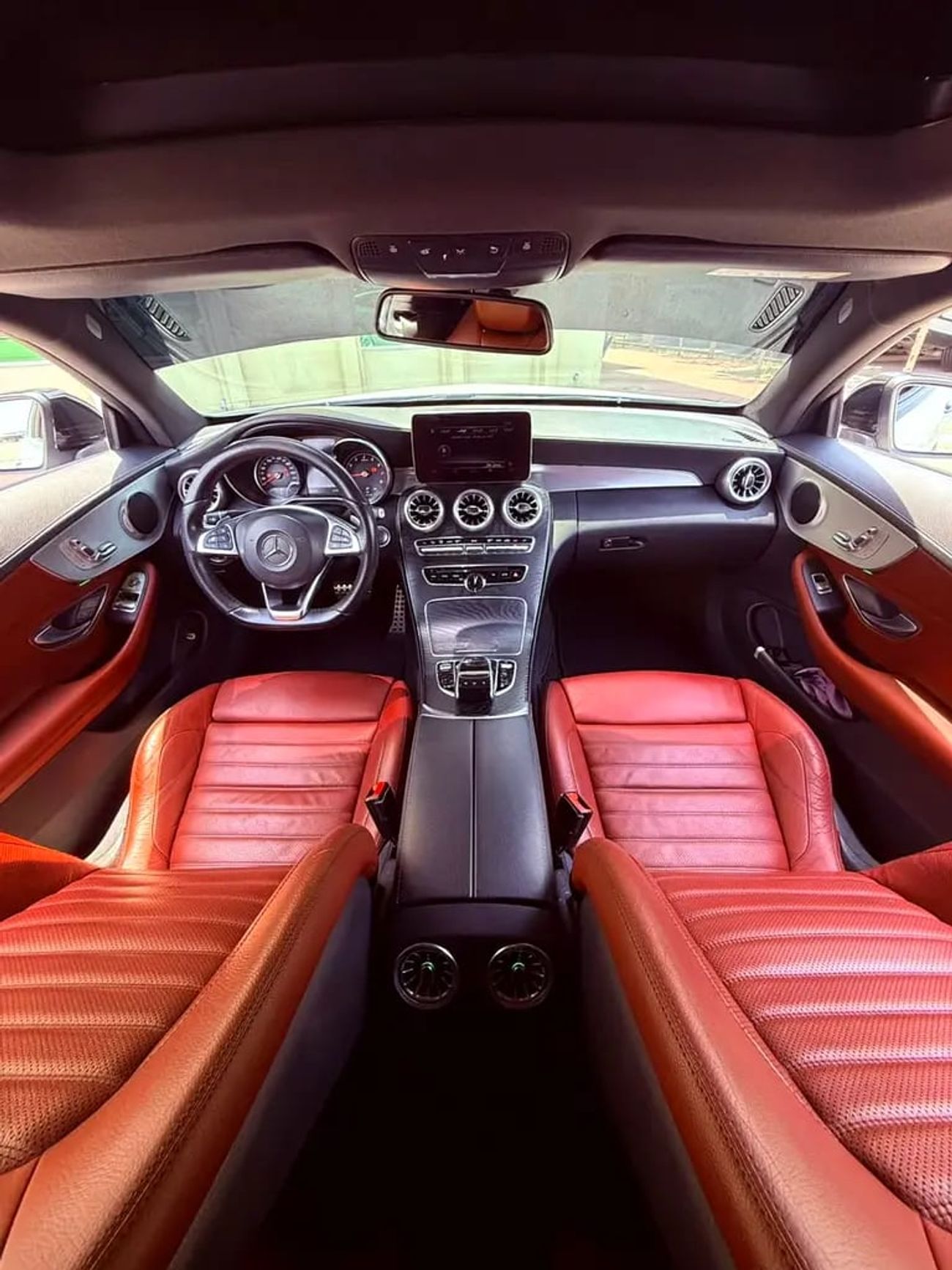 Mercedes Benz C300 مرسيدس C300 كوبيه خليجيStunning C300 Coupe | GCC Specs | Low Mileage | Pristine
