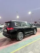 تويوتا لاند كروزر VXR تويوتا LC 300 VXR كاملة المواصفات، خليجية، مزودة بخاصية الإغلاق التلقائي للأبواب