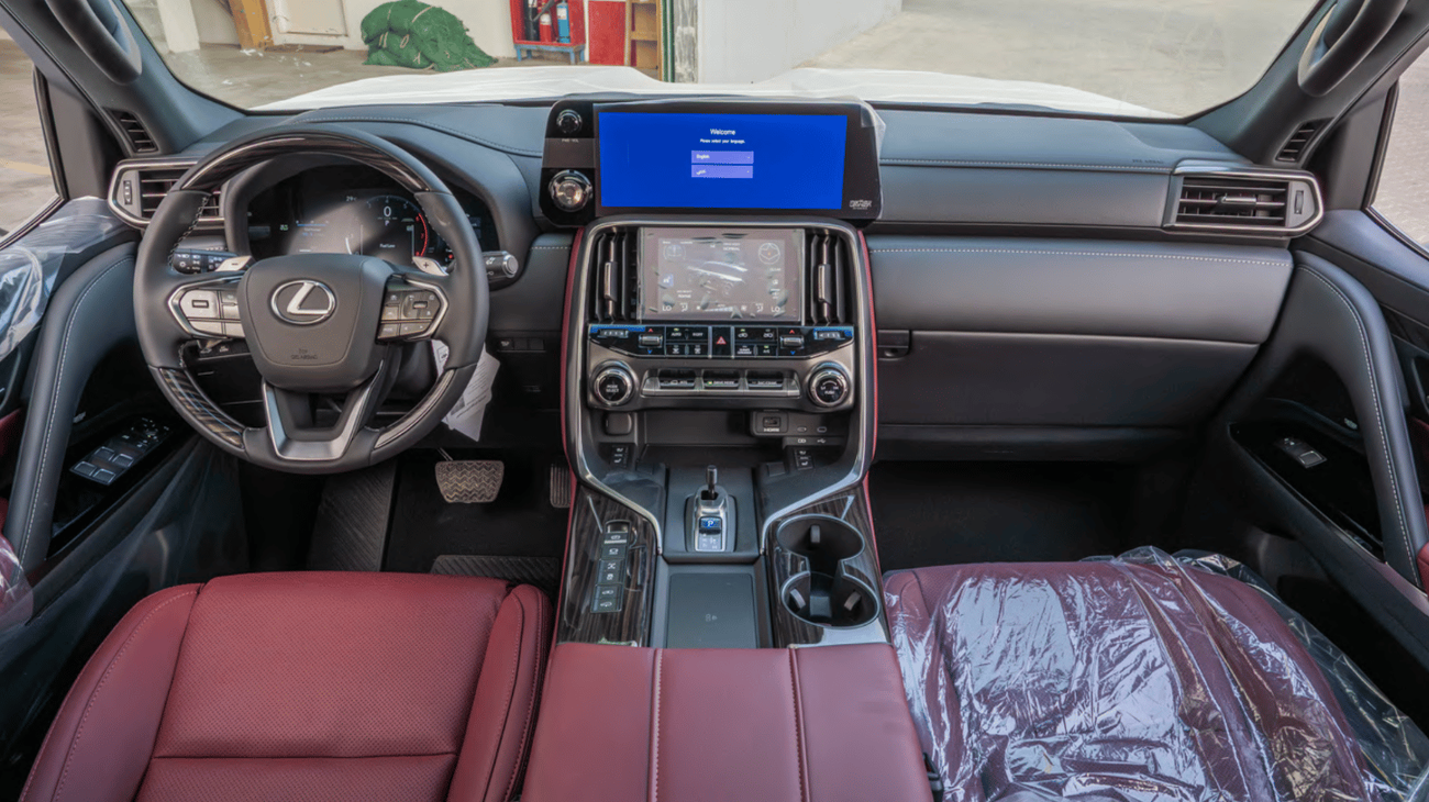 لكزس LX 700h SIGNATURE