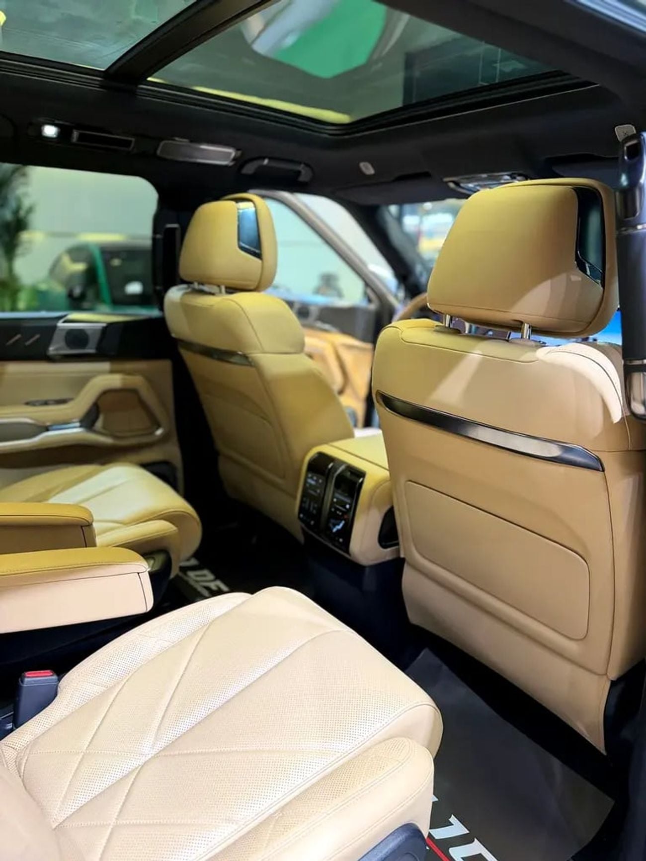 بي واي دي ليوبارد 8 فلاجشيب Brand Flagship - Chinese Specs - Luxury Off-Road SUV