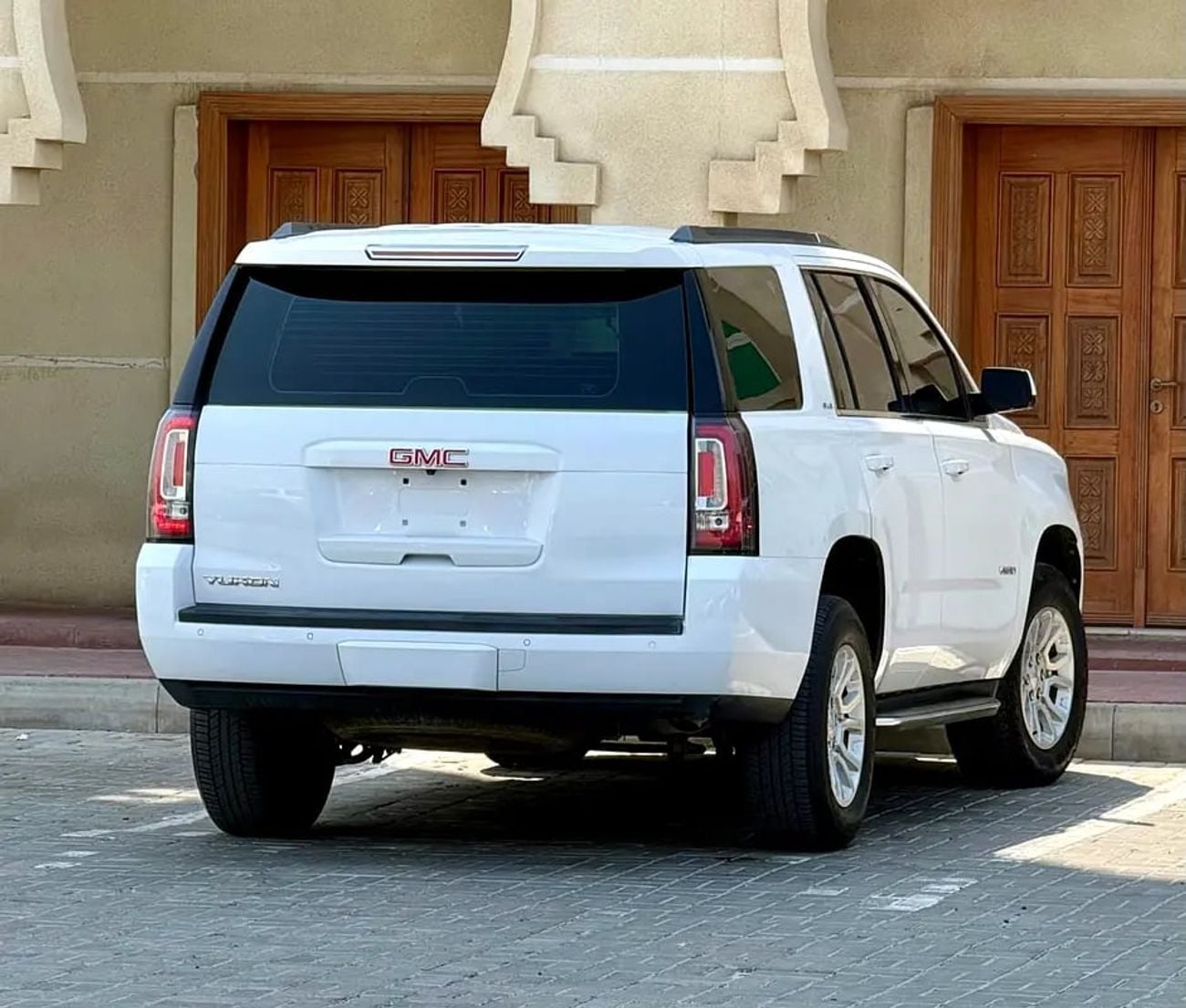 GMC Yukon SLT جي ام سي يوكن SLE خليجي بحالة ممتازة