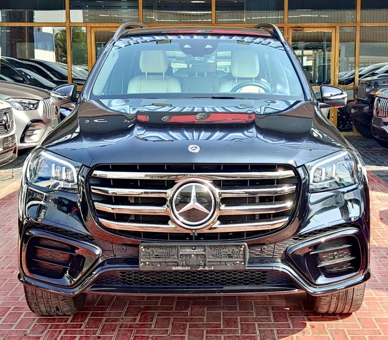 مرسيدس بنز GLS 450 4MATIC ضمان وخدمة AMG Premium Plus لمدة 5 سنوات حتى عام 2024 في دول مجلس التعاون الخليجي
