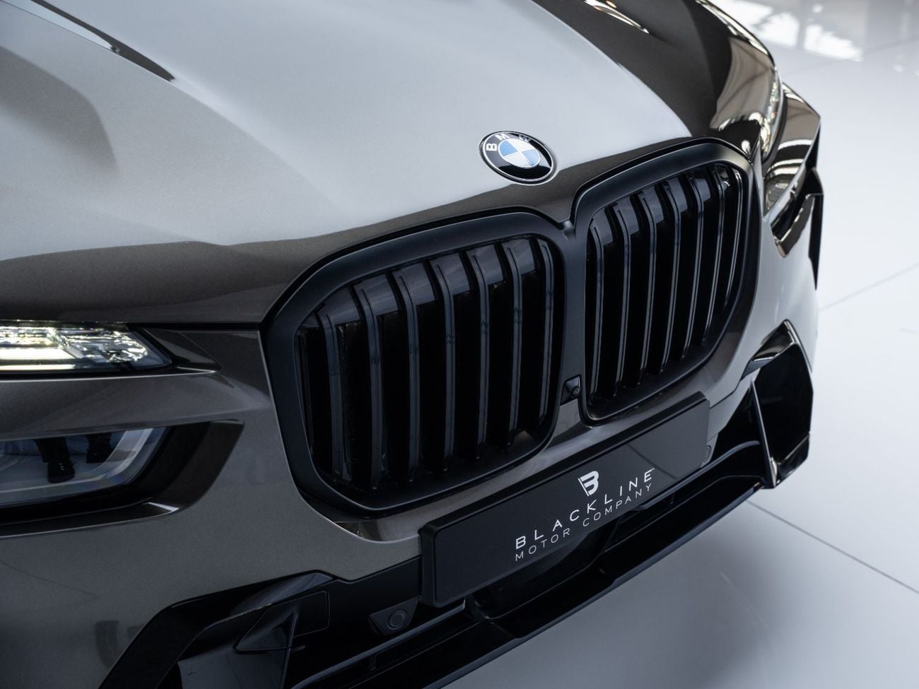 بي أم دبليو X7 XDRIVE40i لوكس M SPORT PACKAGE اشترِ الآن، وادفع في عام 2027 | معيار بلاك لاين | ضمان بي إم دبليو 2028 + عقد خدمة، دول مجلس التعاون