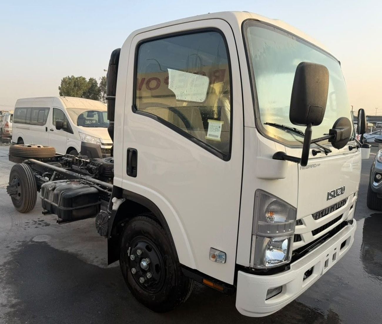 Isuzu NPR STANDARD