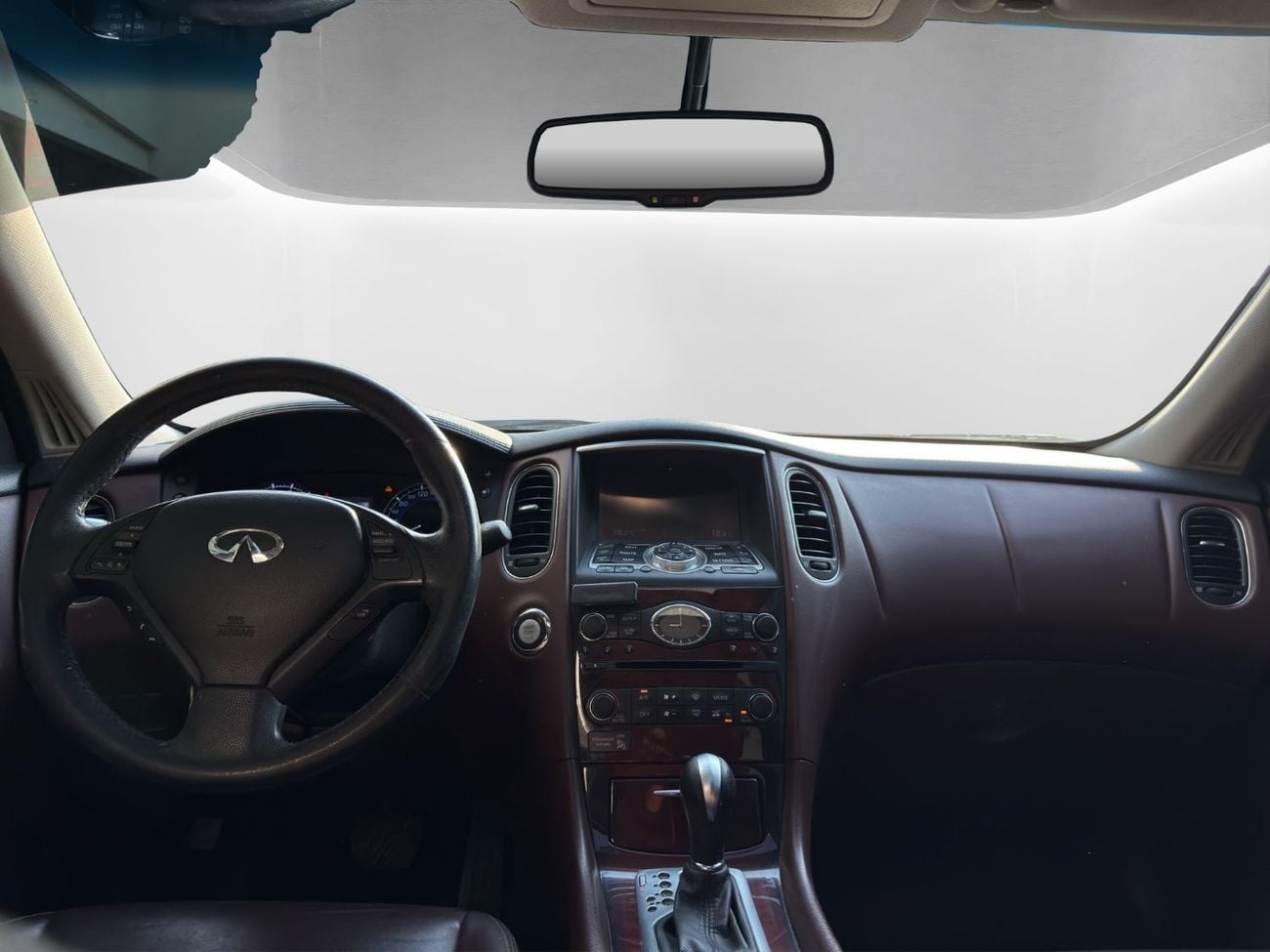 Infiniti QX50 PREMIUM 2018 Infiniti QX50 Premium | 3.7L V6 | GCC Specs | White / Brown