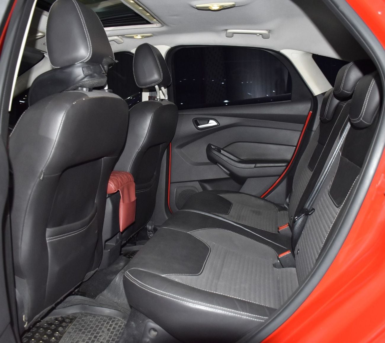 Ford Focus SPORT EXCELLENT DEAL for our Ford Focus ( 2015 Model ) in Red Color GCC Specs