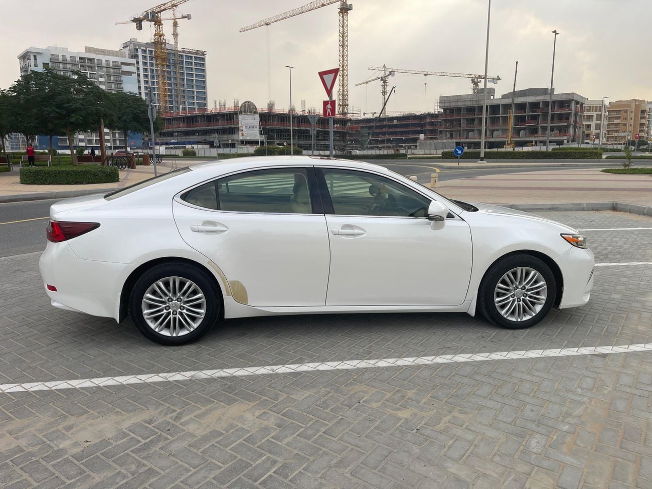 لكزس ES 250 PREMIER