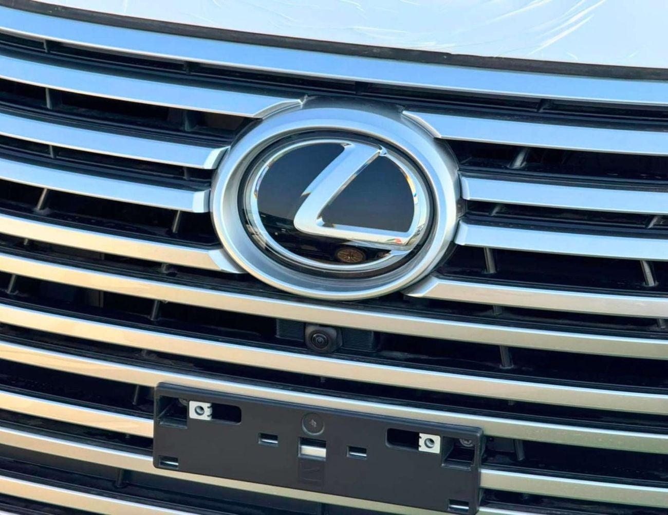 Lexus LX600 VIP 3.5L PETROL || RADAR / 360*CAMERA / LEATHER WITH PWR SEATS / SUNROOF / REAR ENTERTAINMENT SCREEN