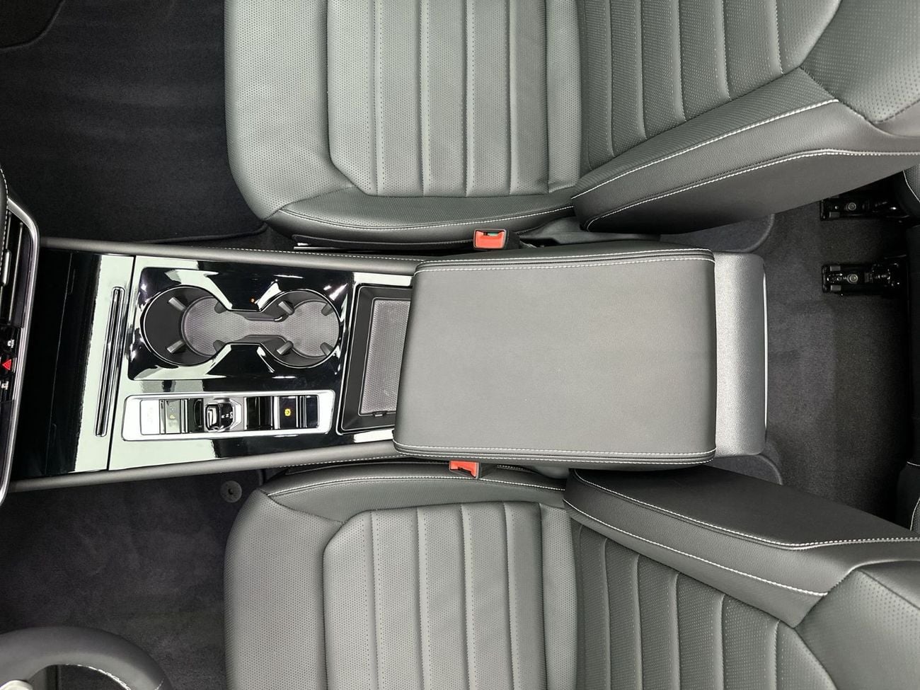 Volkswagen Teramont COMFORTLINE 2.0L (Facelift 2) | Panoramic Sunroof | Luxury Leather Seats | VW Certified