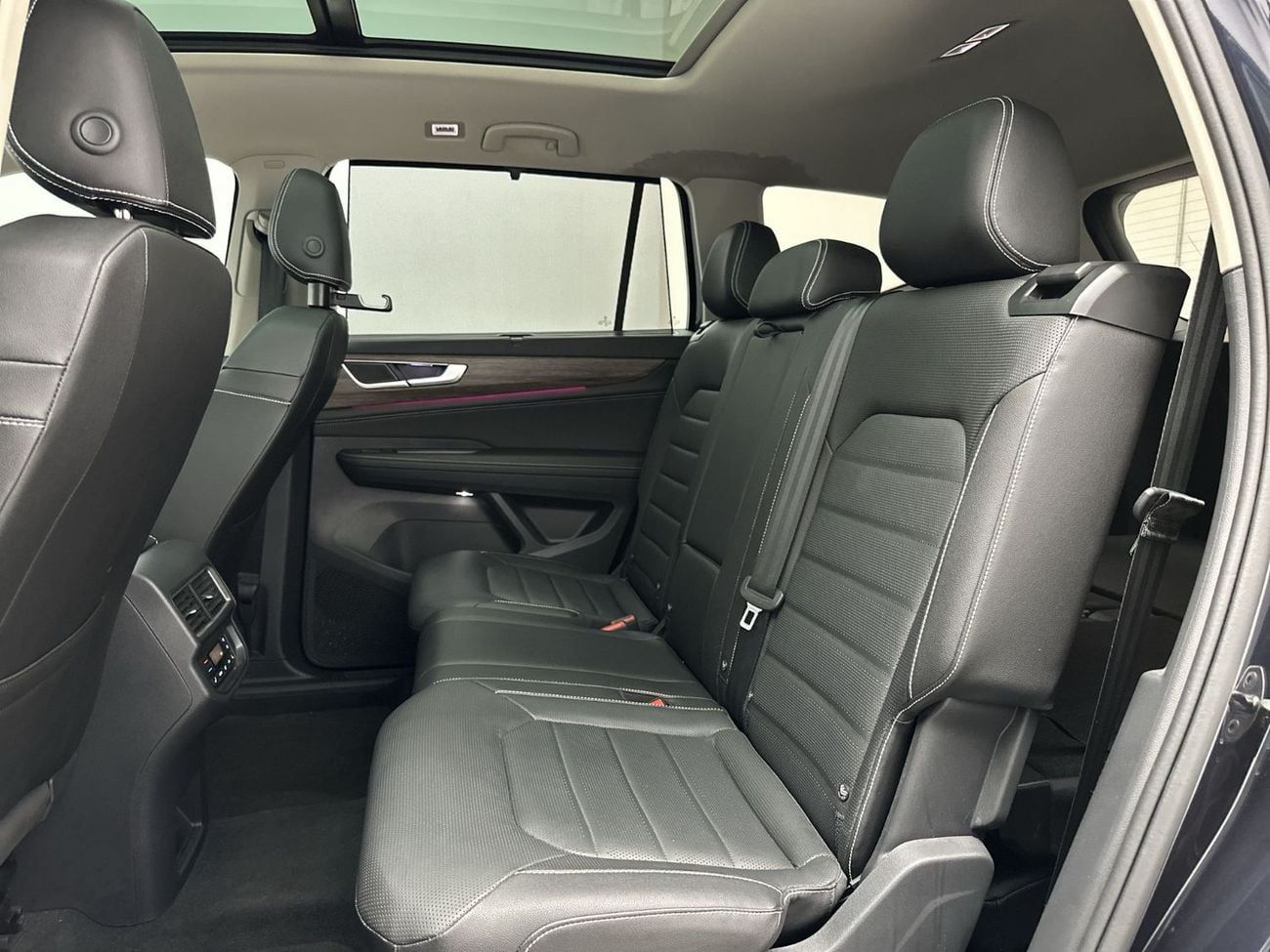 فولكس واجن تيرامونت COMFORTLINE 2.0L Panoramic Sunroof | 12" Infotainment | Digital Cockpit Pro | Keyless