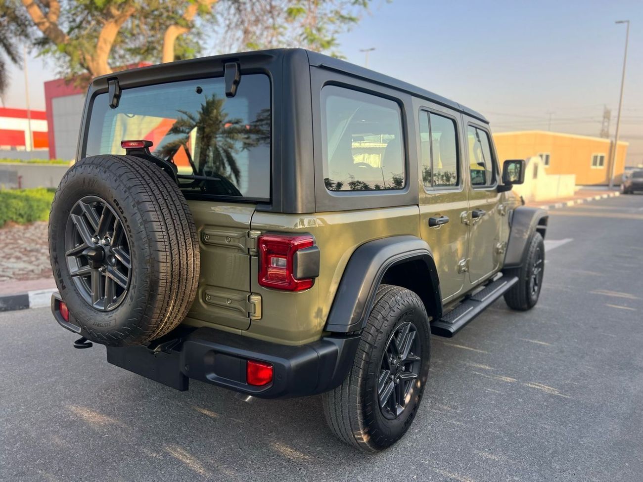 Jeep Wrangler Unlimited SPORT 2.0L A/T