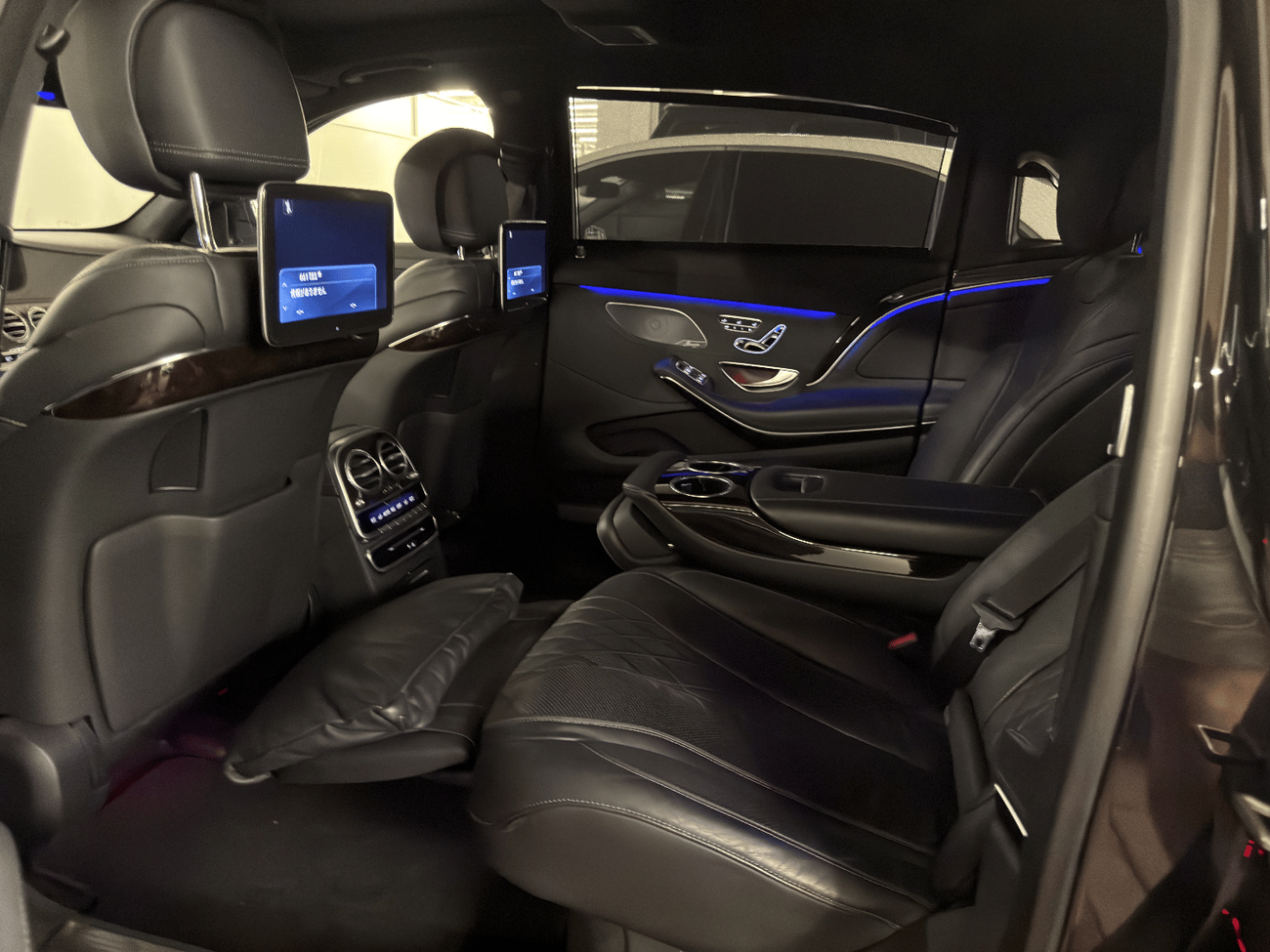 مرسيدس بنز S 560