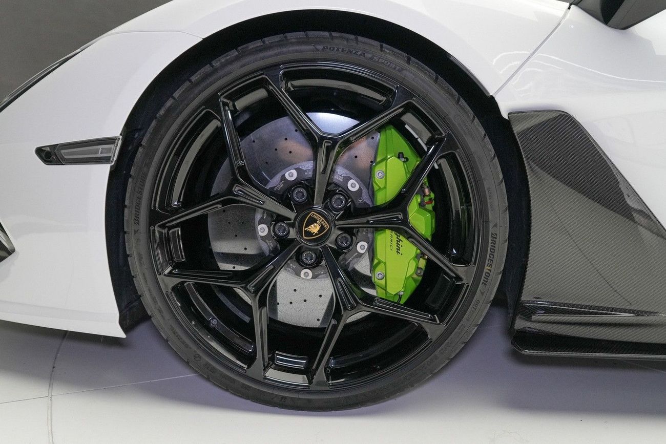 لامبورغيني ريفويلتو STANDARD