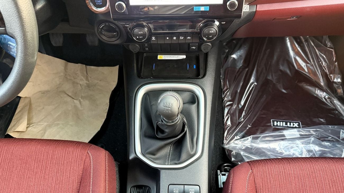Toyota Hilux DLX 2.4L Diesel MT 2026YM