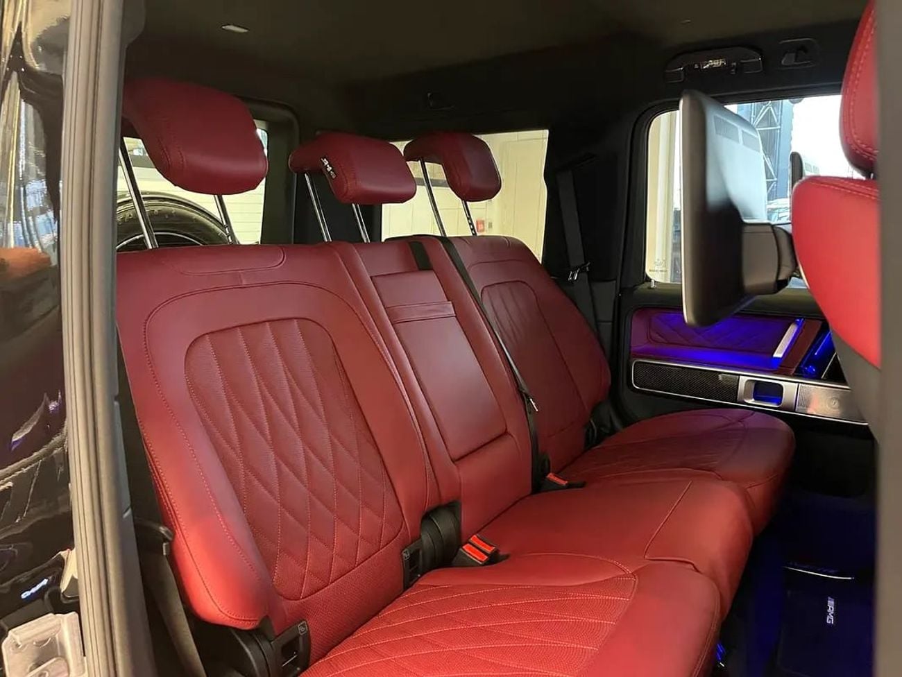 Mercedes Benz G63 AMG / G63 / / KM / GERMANY SPECS / CARBON FIBER / DOUBLE NIGHT / BACK SCREEN /