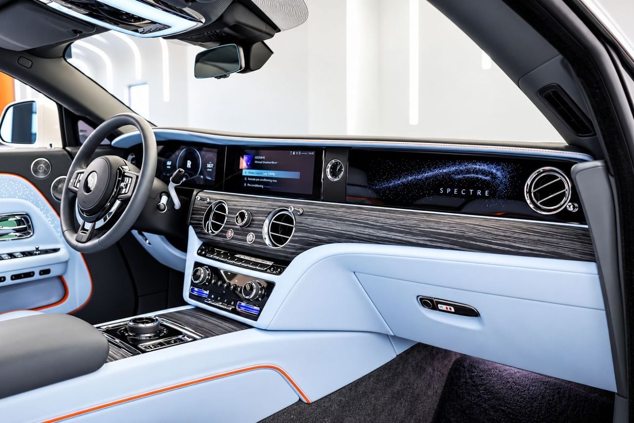 Rolls Royce Spectre STANDARD Silver Badge | GCC Specs | WARRANTY AND SERVICE | EXCELLENT CONDITION