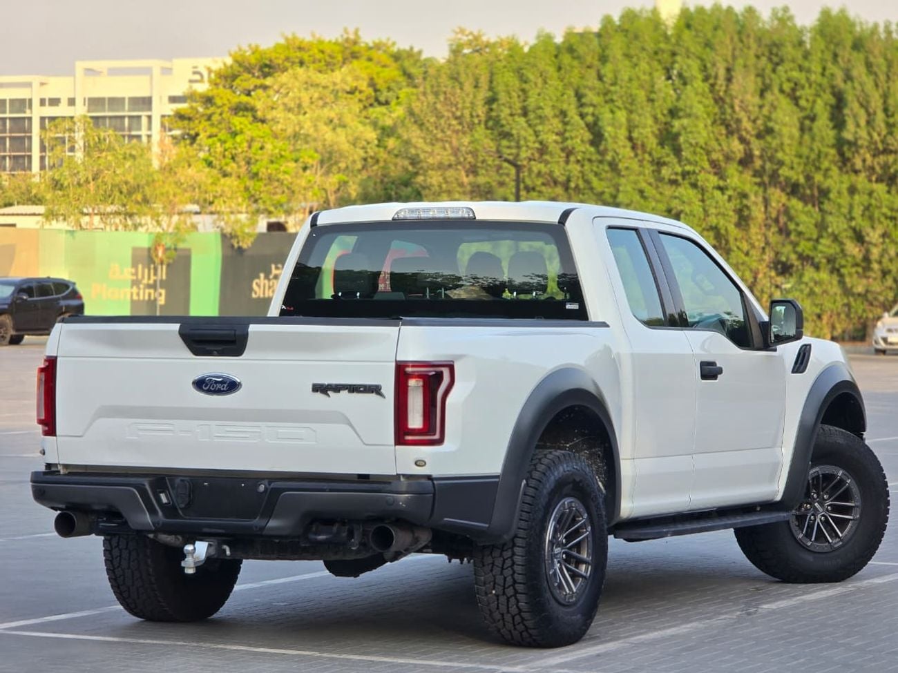 Ford F-150 RAPTOR CREW CAB MID Ford F-150 Raptor 2019 | GCC Specs | Orginal paint | Pristine Condition | 2Keys | Single owner |