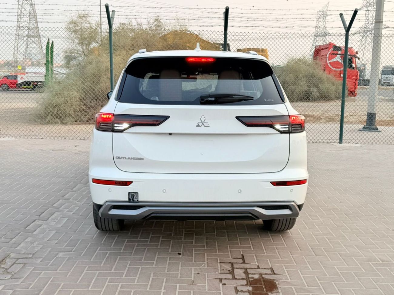 Mitsubishi Outlander PREMIUM LAUNCH EDITION