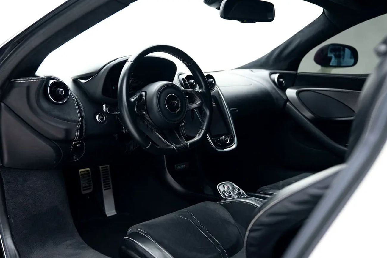 مكلارين 570S ستاندارد GCC SPECS | VISIBLE CARBON FIBRE | 31,109 KM