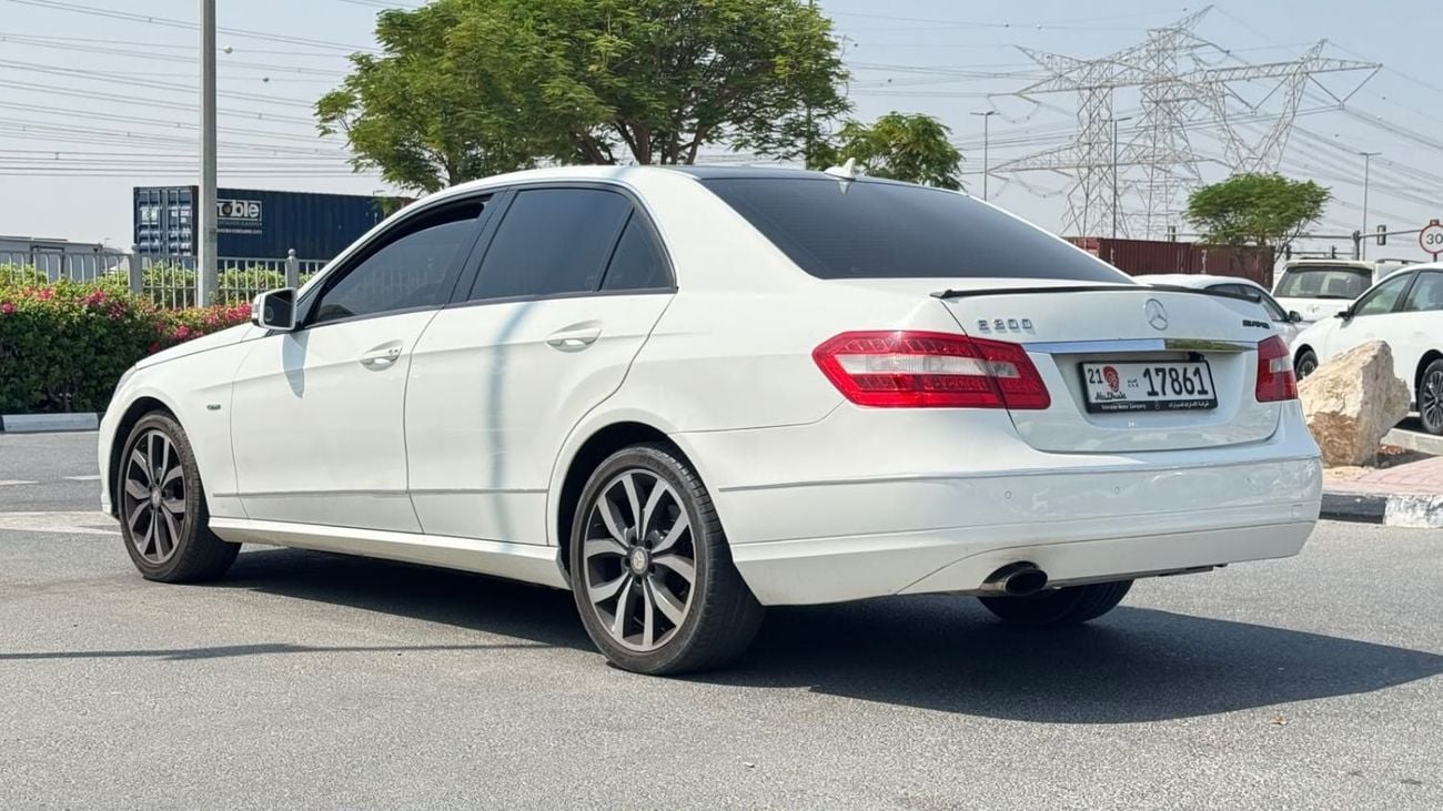 مرسيدس بنز E200 مجلس التعاون الخليجي في حالة جيدة