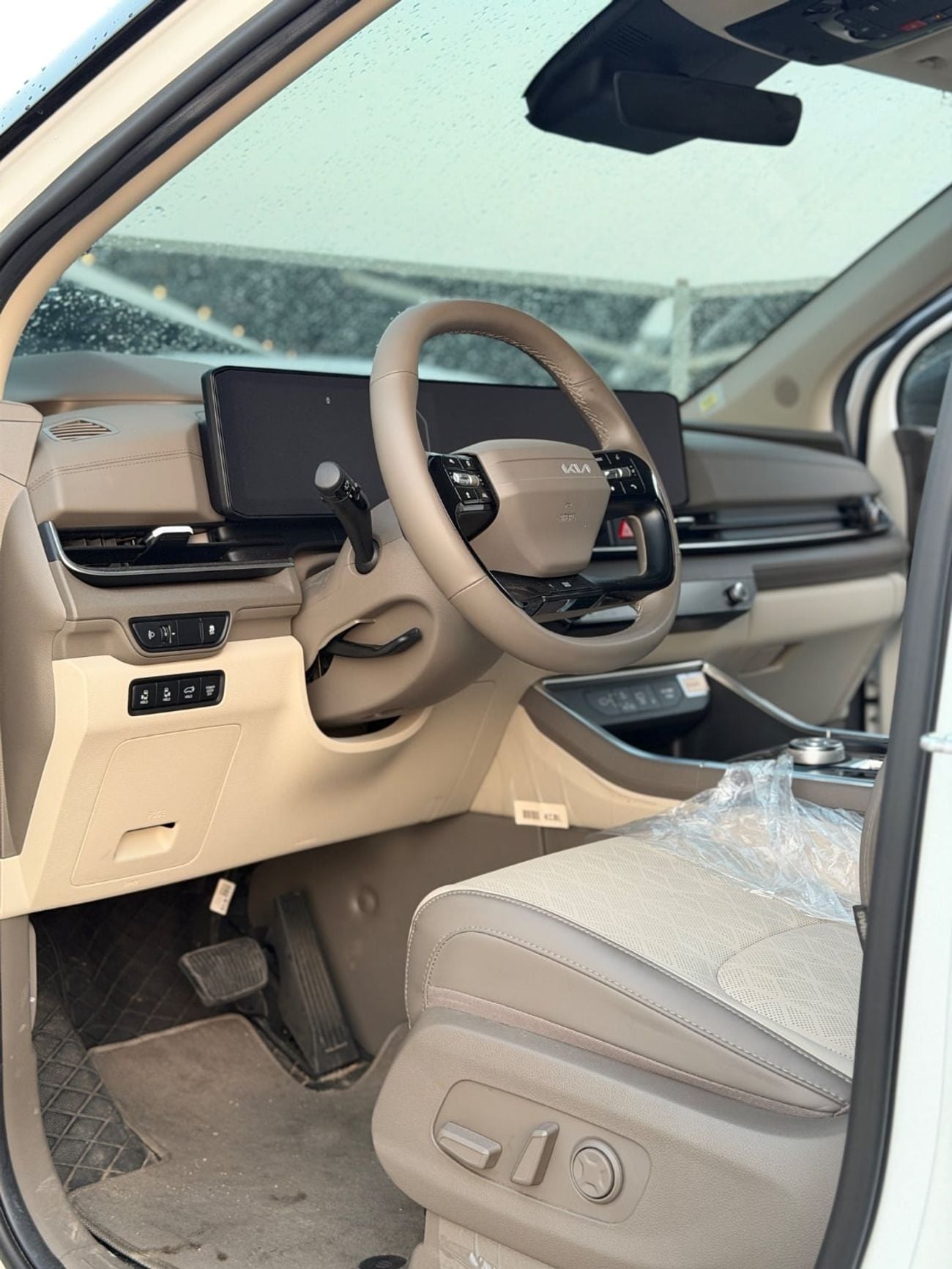 Kia Carnival EX DLX