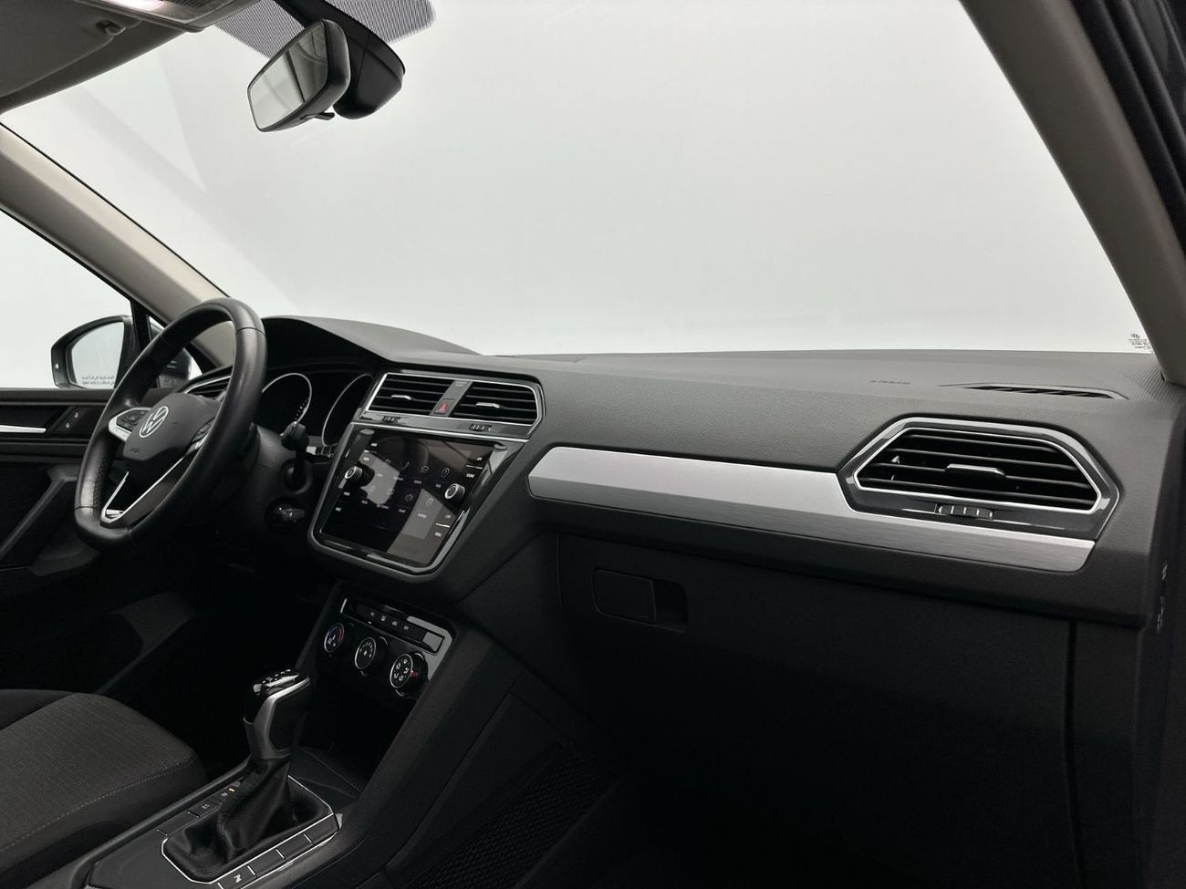 فولكس واجن تيجوان TREND 1.4L | Family SUV | Rear Camera | Parking Sensors | Smart Features