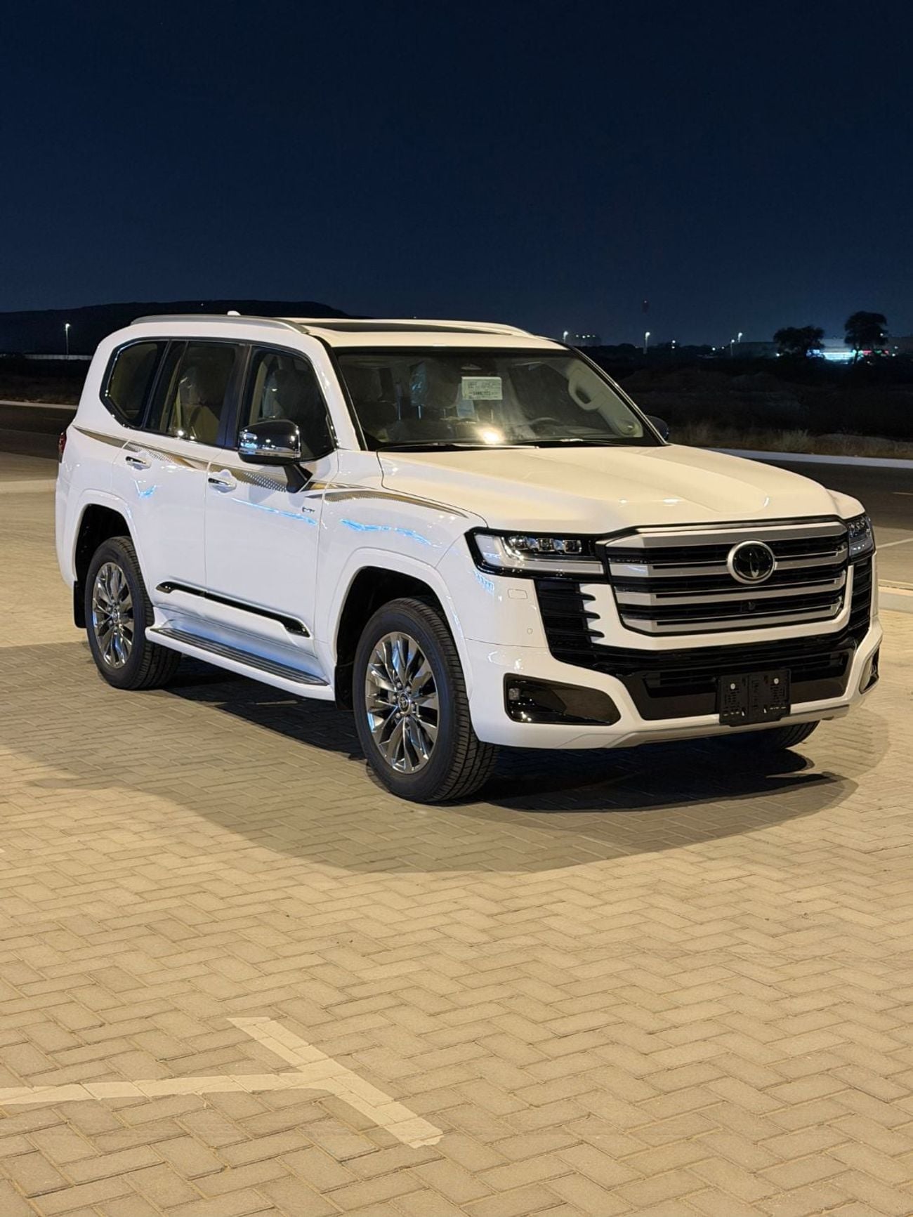 تويوتا لاند كروزر VXR