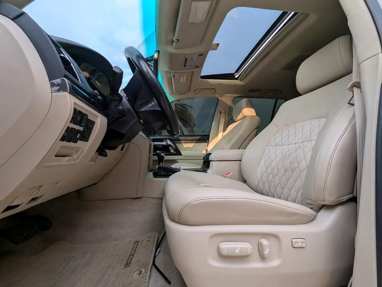 تويوتا لاند كروزر GXR V8 FULL OPTION GCC IN EXCELLENT CONDITION