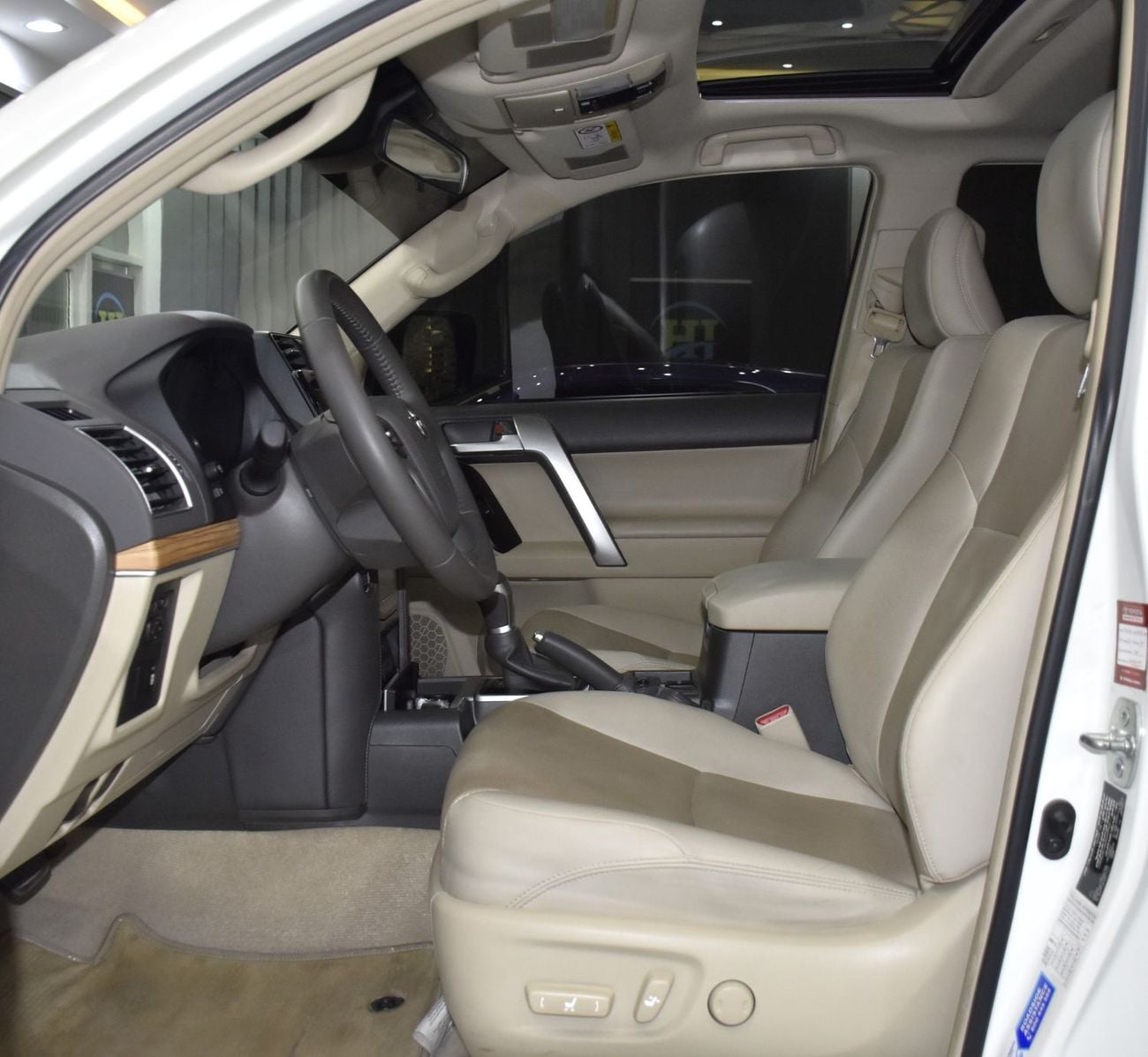 Toyota Prado VXR EXCELLENT DEAL for our Toyota Prado VXR ( 2023 Model ) in White Color GCC Specs