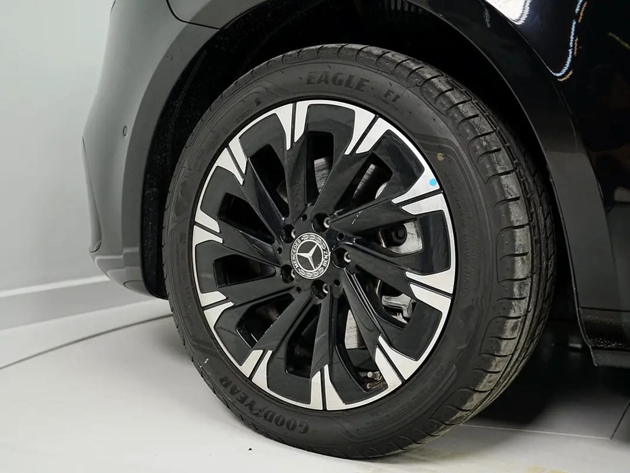 مرسيدس بنز V 300 AVANTGARDE Dealer WARRANTY | GCC SPECS | BRAND-NEW V300