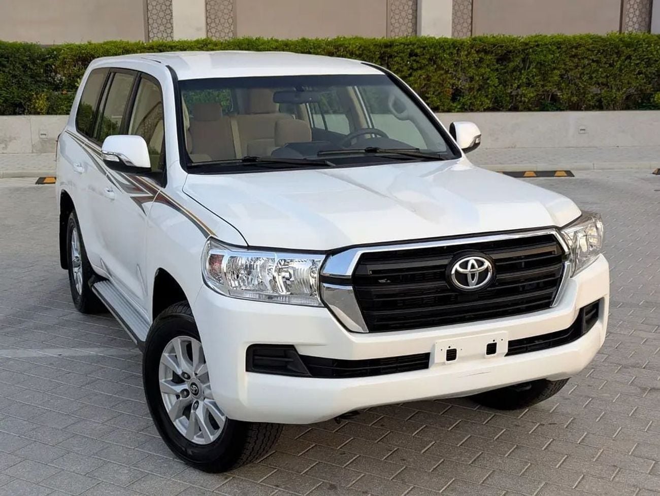 Toyota Land Cruiser GCC Specs | V6 4.0L Interior and Exterior Excellent Condition