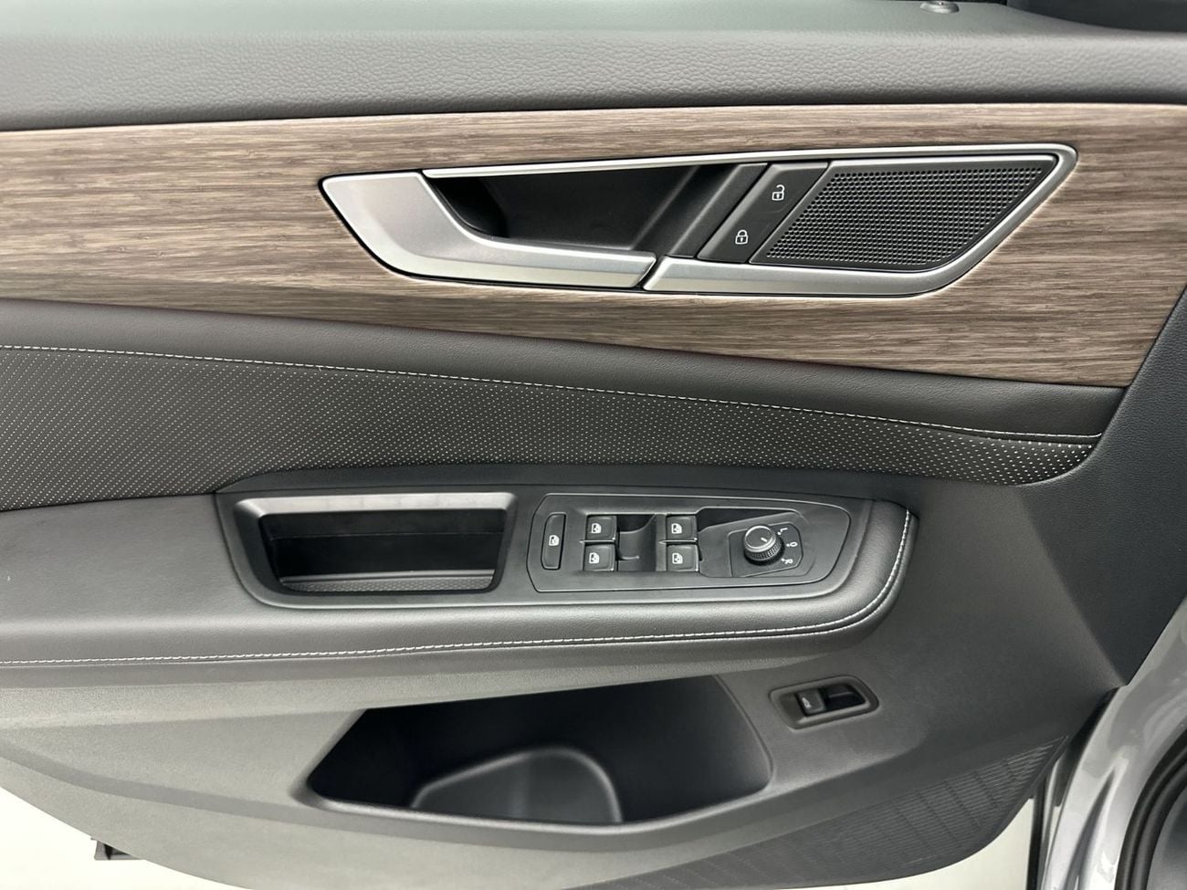 Volkswagen Teramont COMFORTLINE 2.0L (Facelift 2) | Panoramic Sunroof | Luxury Leather Seats | VW Certified