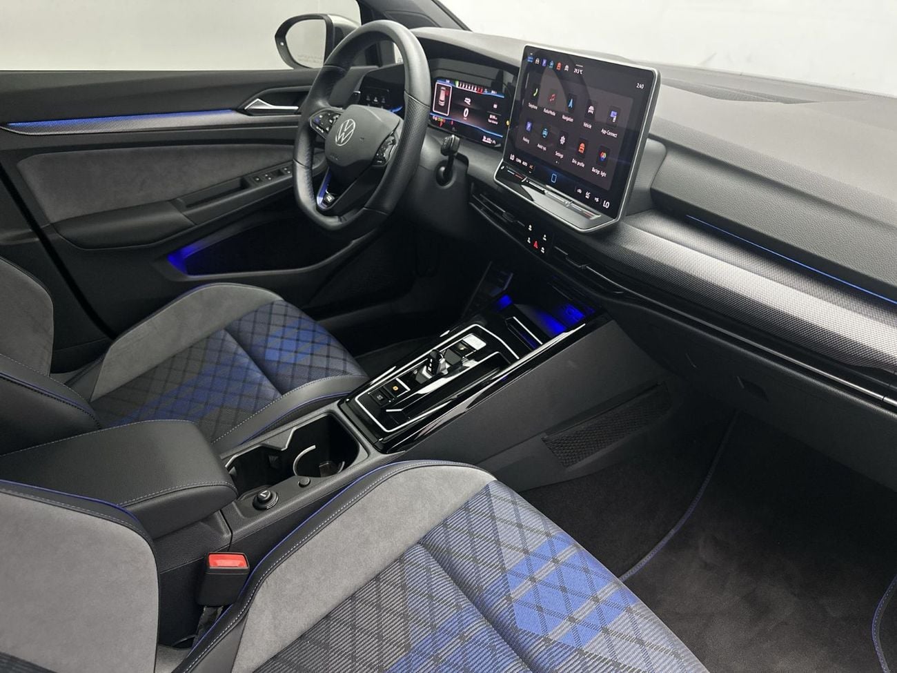 فولكس واجن جولف R 2.0L | Fabric Seats | 19" Estoril Alloys | Panoramic Roof