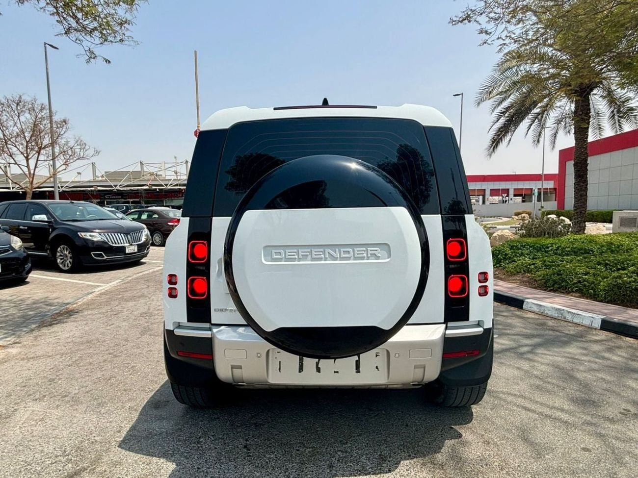 لاند روفر ديفندر 110 HSE P400