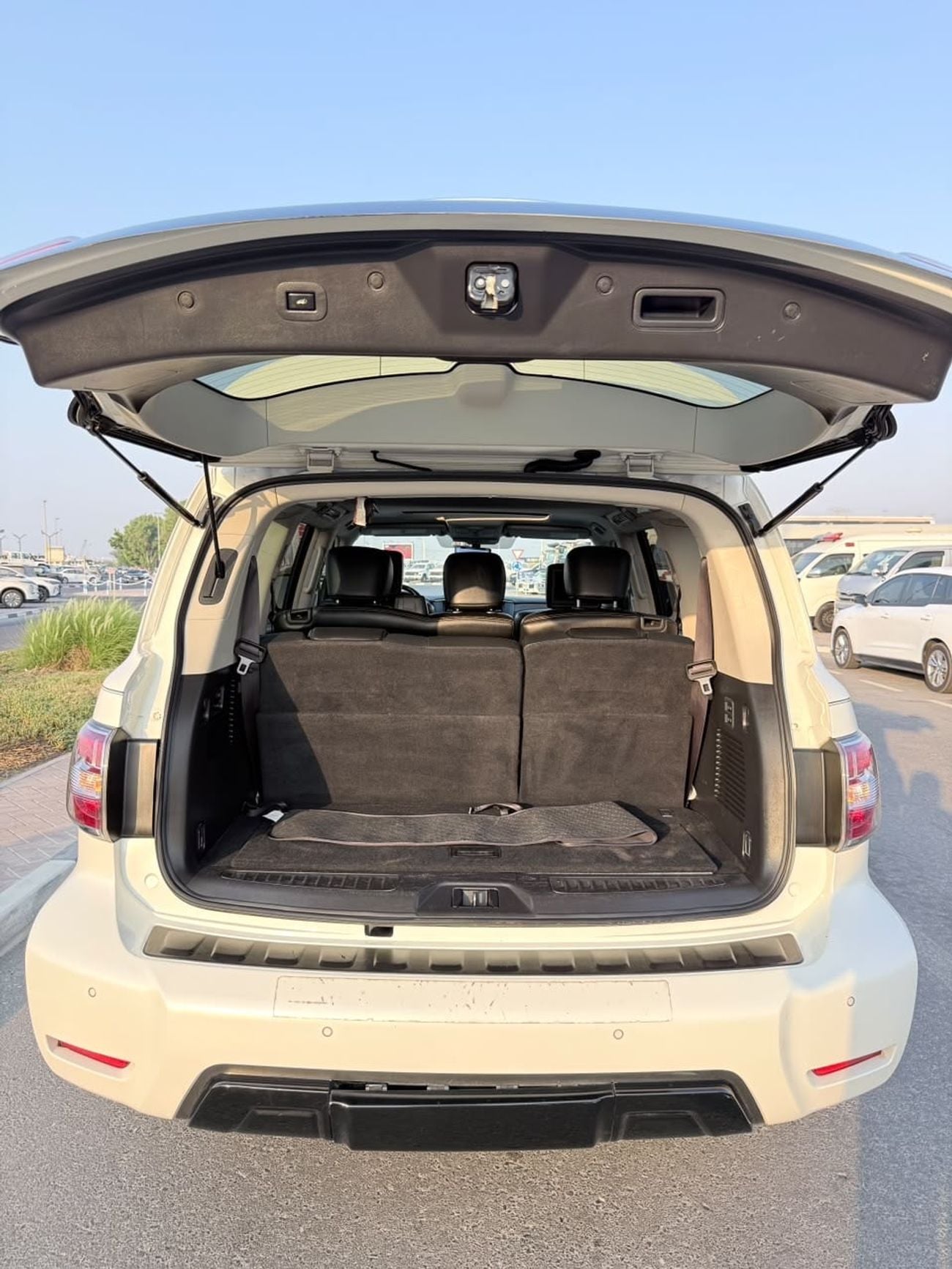 Nissan Armada Platinum full option