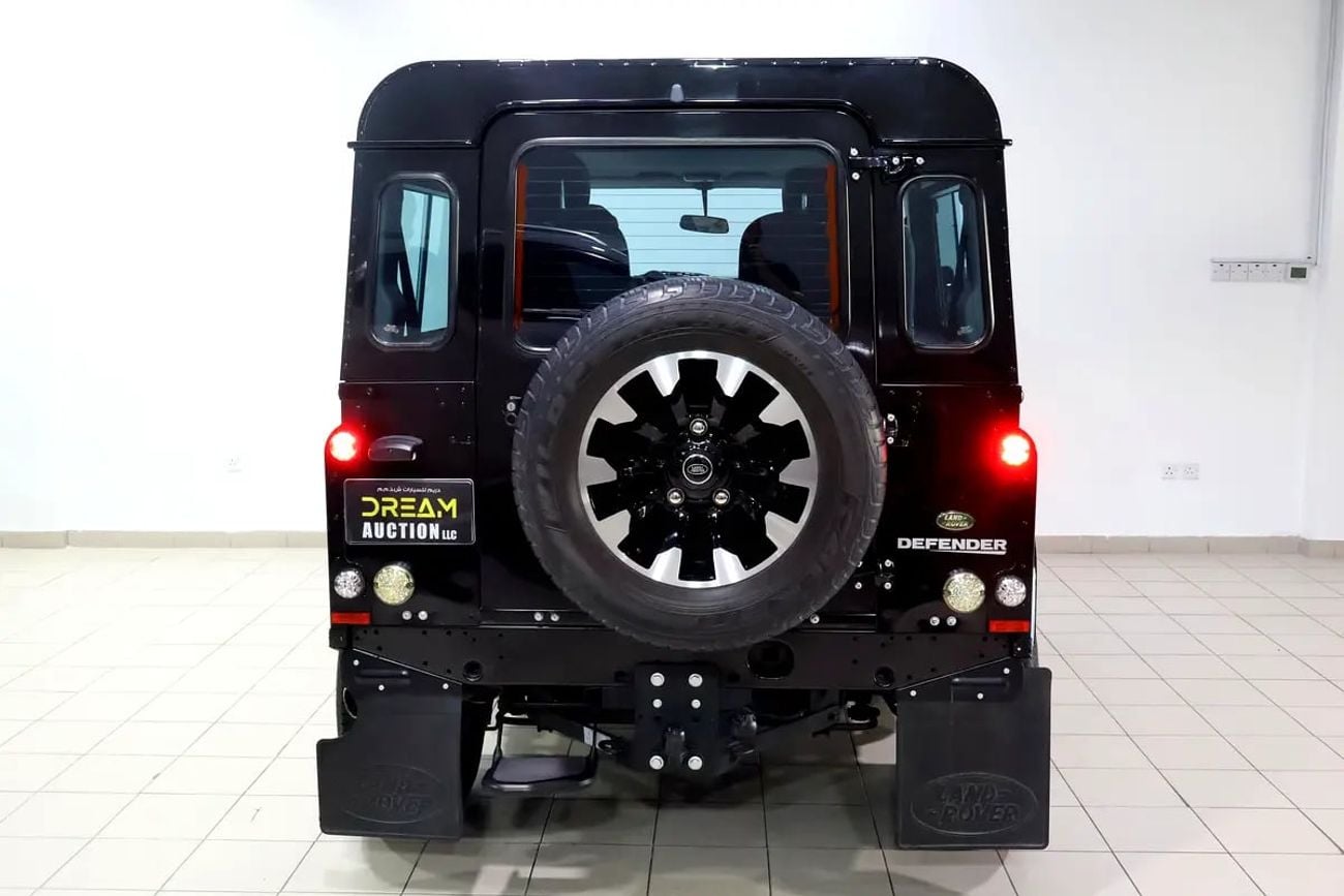 Land Rover Defender !! || GCC Specs || Manual || Super clean