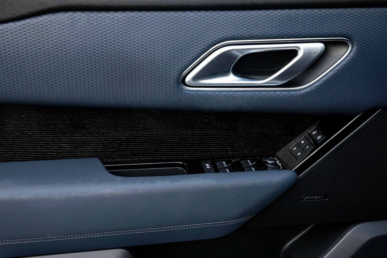 لاند روفر رينج روفر فيلار Range Rover Velar R-Dynamic | 2,742 P.M | 0% Downpayment | LR Warranty til Feb 2027!