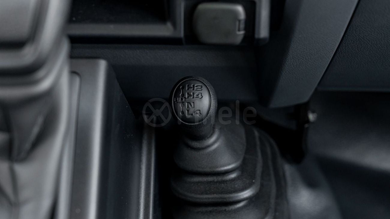 Toyota Land Cruiser 70 LC 78 HARDTOP 2.8L MT