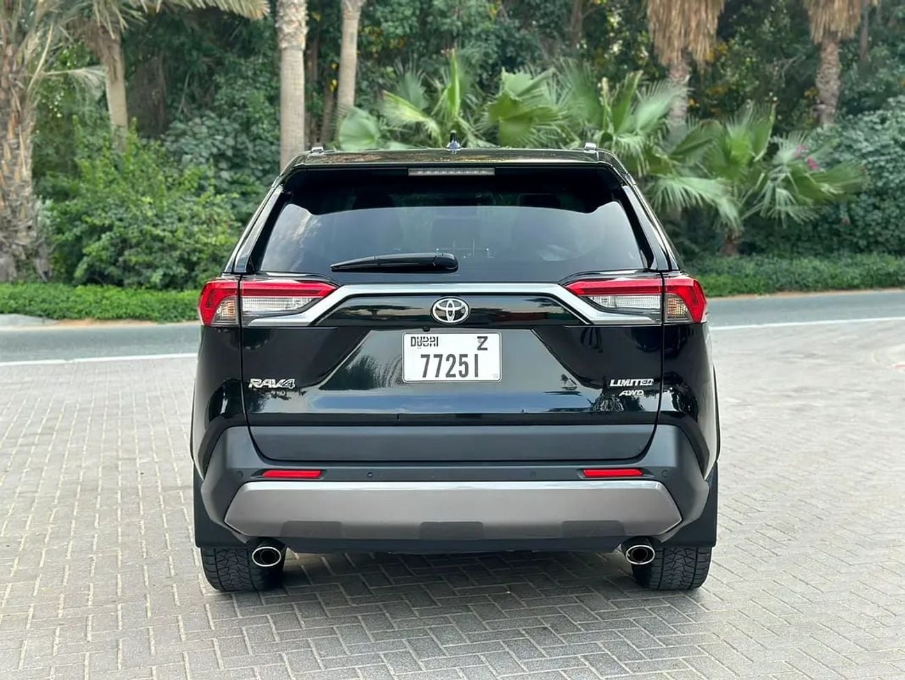 Toyota RAV4 Rav4 Limited | Canadian Specs | 2.5L 4-Cylinder 203 Hp | Perfect Condition